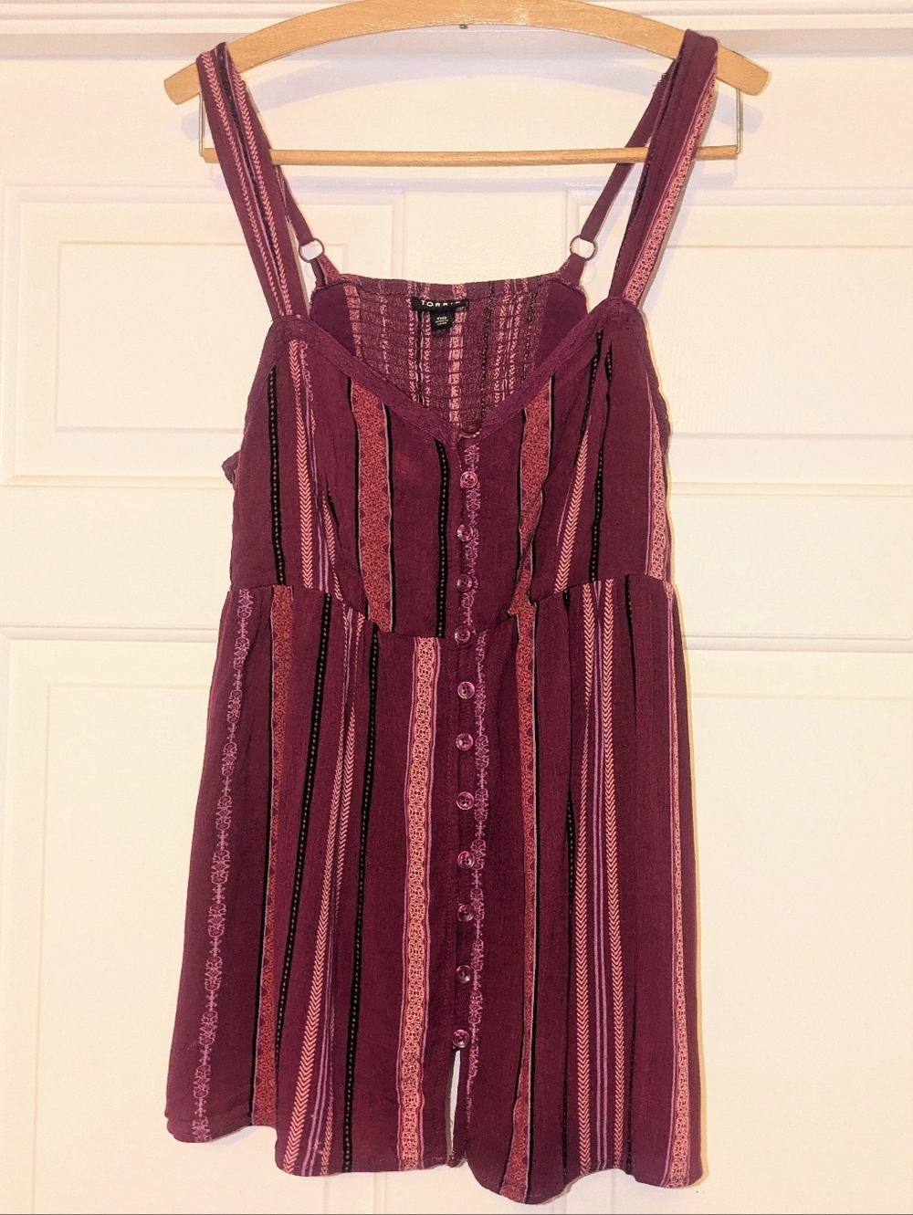 Torrid Sz00 Baby doll Sleeveless Crepe Fabric V-Neck Striped Burgundy Top